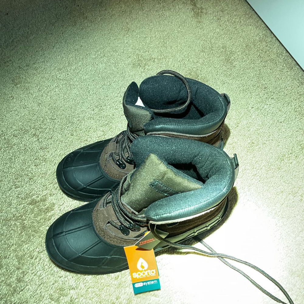 BNWT men winter boots 🥾